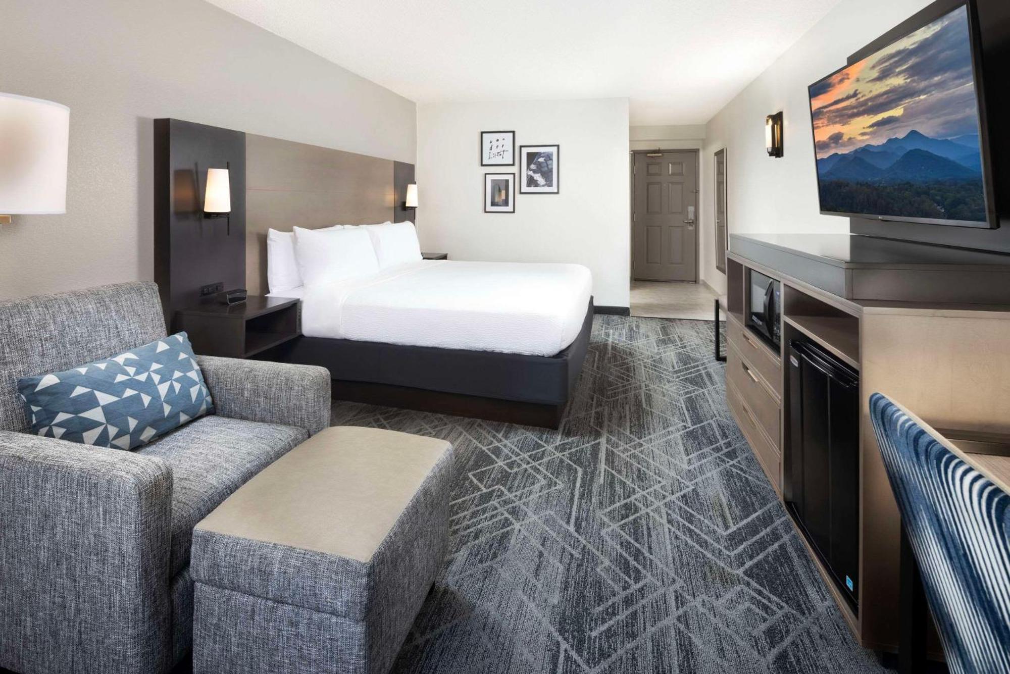 Country Inn & Suites By Radisson Asheville Downtown Tunnel Road エクステリア 写真