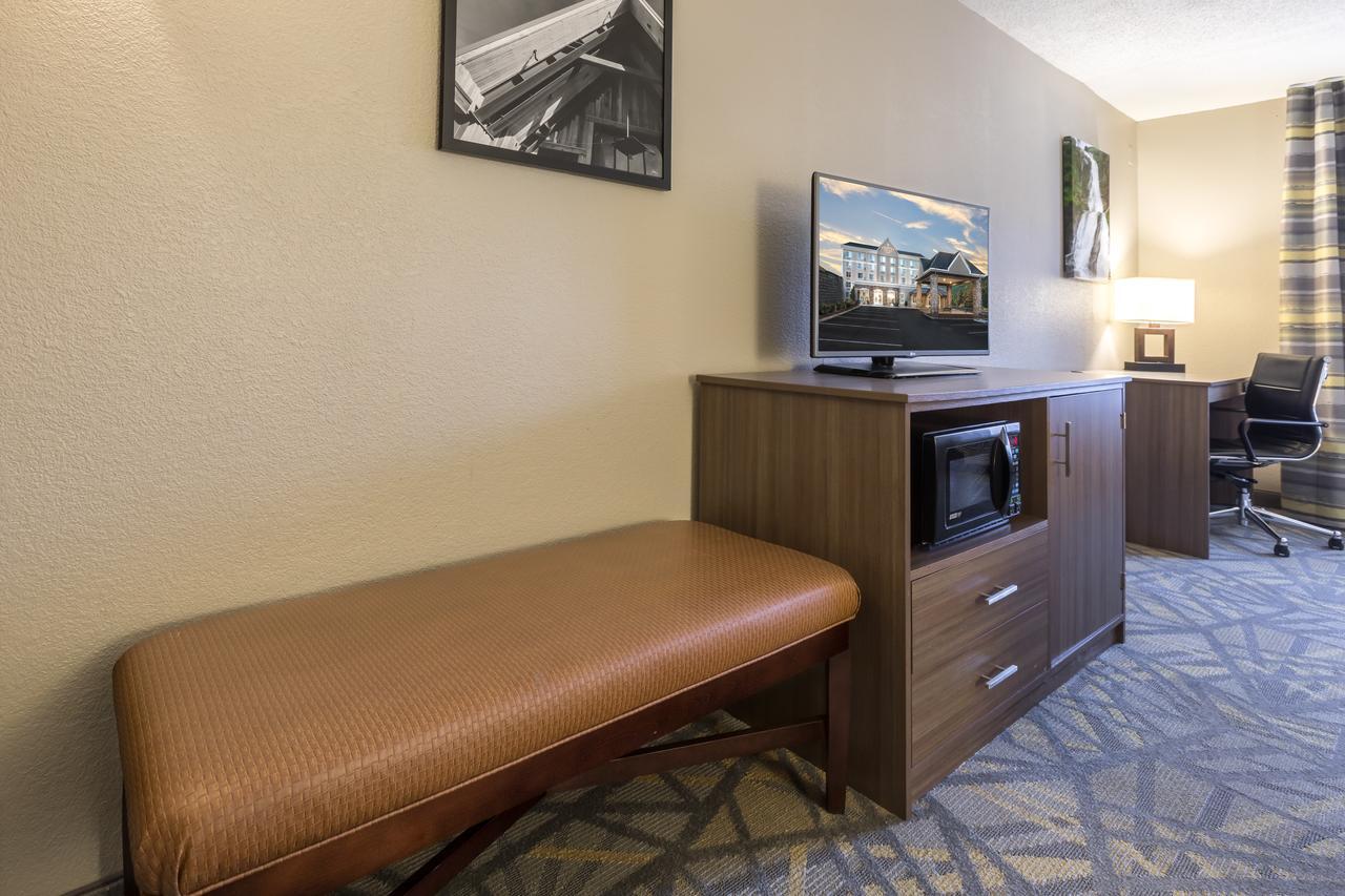 Country Inn & Suites By Radisson Asheville Downtown Tunnel Road エクステリア 写真